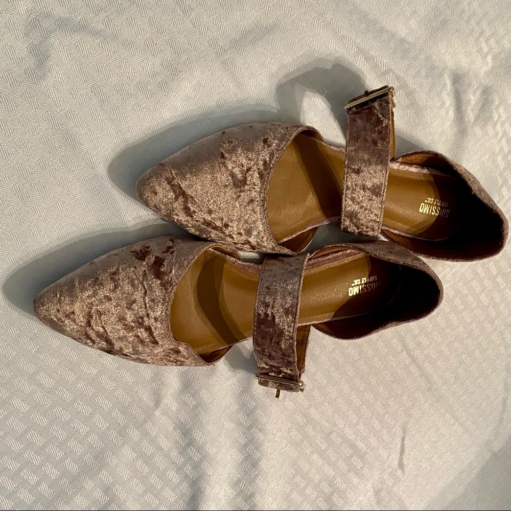 Mossimo pointy-toe flat